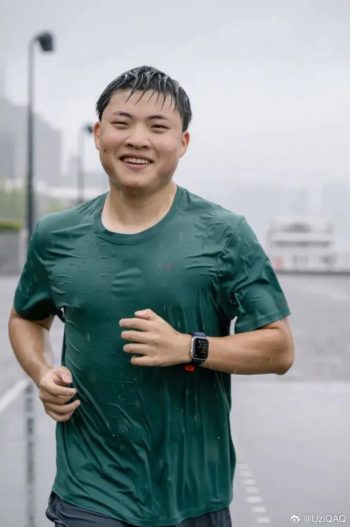 uzi直播谈复出 uzi直播谈复出