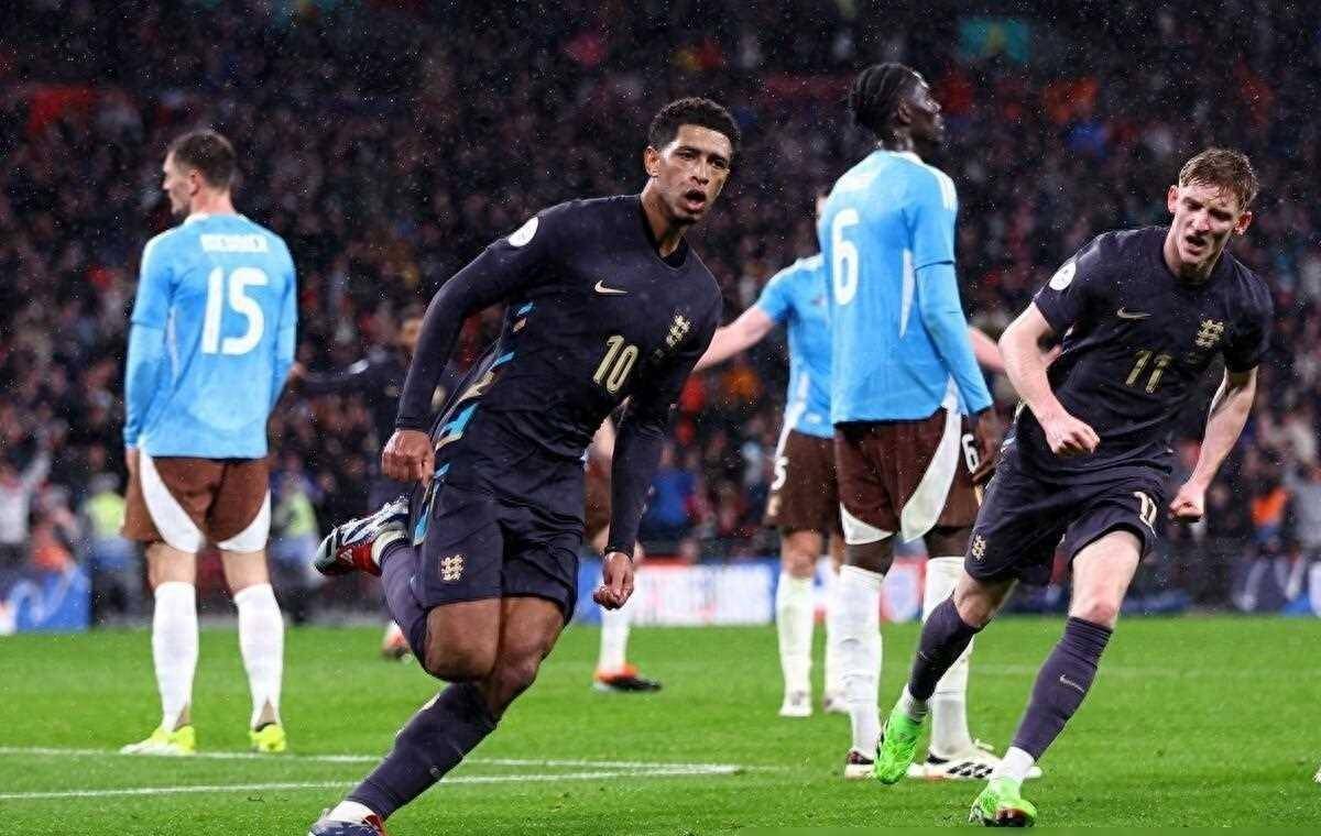 电竞半决赛焦点战:岭南迅豹队鏖战吴越巨龙队,新星闪耀。锋线火力回暖 电竞半决赛焦点战:岭南迅豹队鏖战吴越巨龙队,新星闪耀。锋线火力回暖