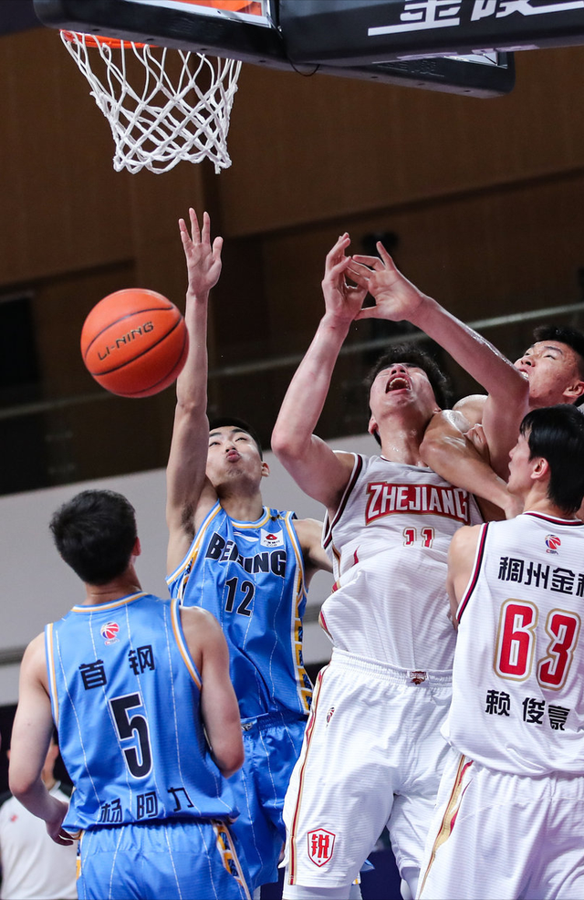 包含棒球总决赛上演强强对话，关东霹雳队翻盘三湘天虎队，战术调整见效；观赏性拉满的词条