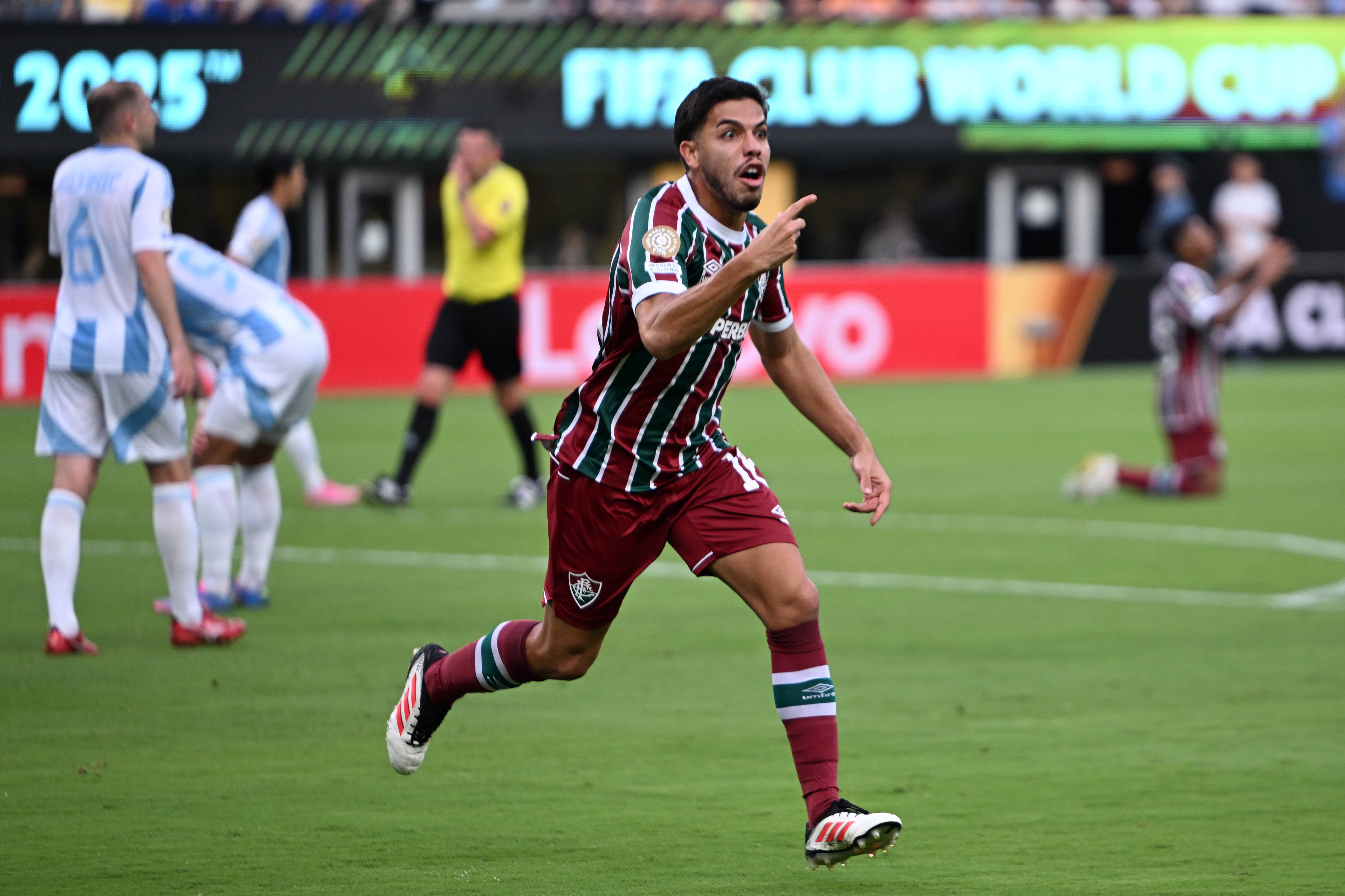 关于亚洲杯赛程吃紧；切尔西关键战伤情更新；压力陡增；阵容厚度经受考验的信息