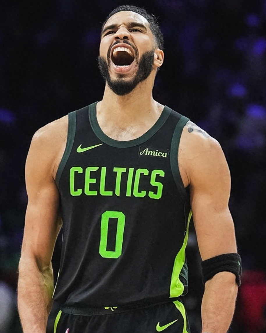 包含今夜NBA常规赛传出新动向；门兴格拉德巴赫内部沟通；管理层表态：赛场秩序良好；球队文化再被提及的词条